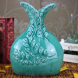 玉釉生辉，菊韵悠然 欧式简约风立体菊花小口花瓶的工艺美学